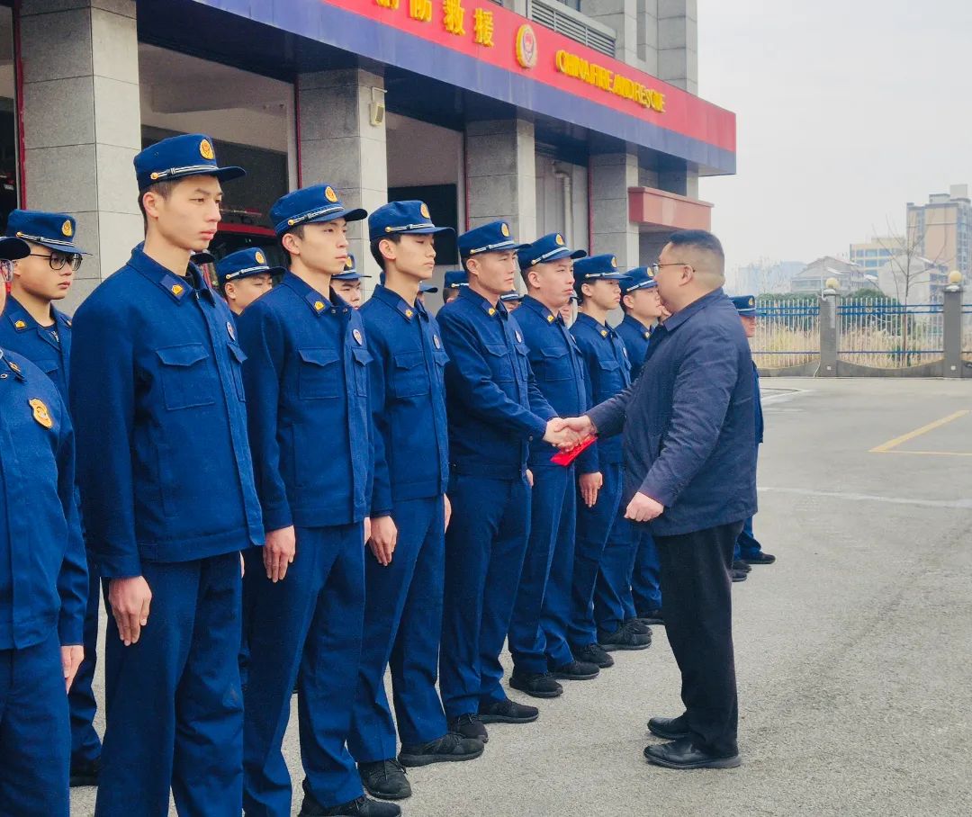 【新春走基层】春节将至，温暖先行_邵阳头条网