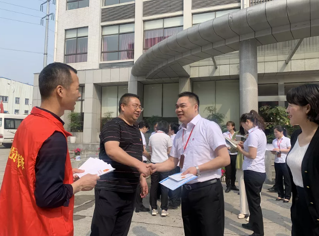 邵阳经开区：2021《保障农民工工资支付条例》 实施一周年集中宣传日活动启动(图2)