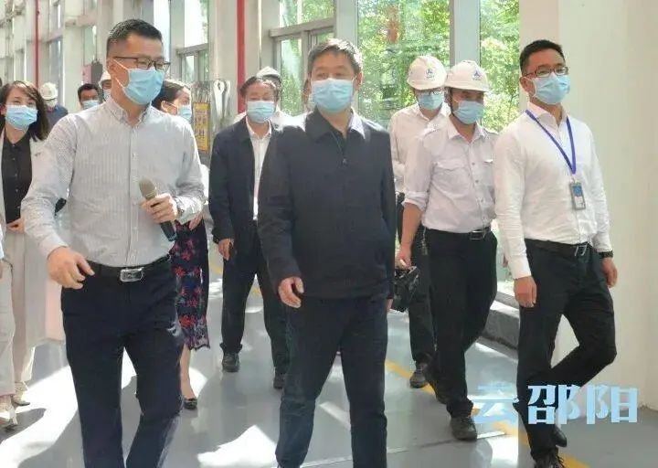 严华在邵阳经济技术开发区调研复工复产工作(图1)