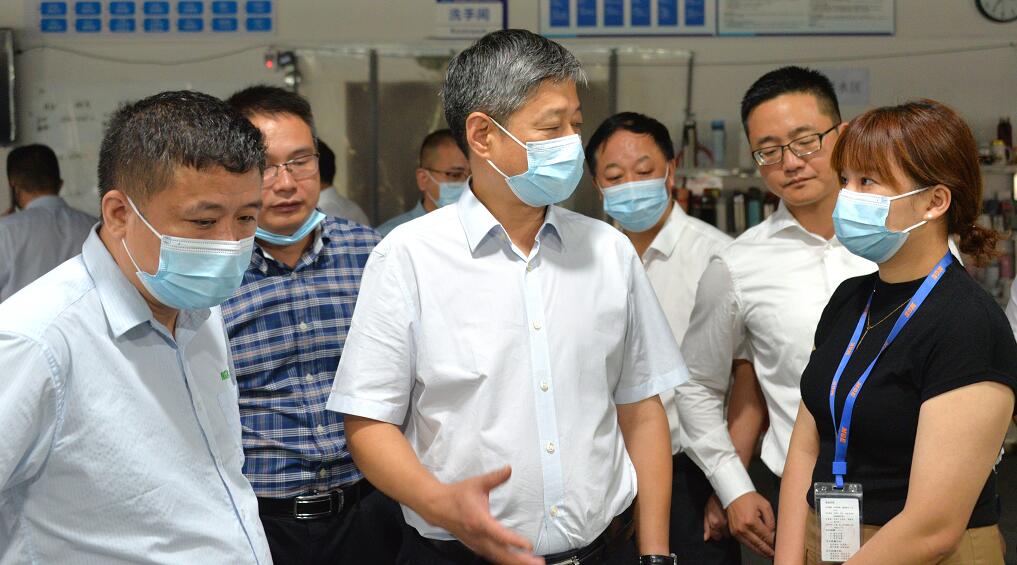 严华在邵阳经济技术开发区企业开展“送政策、解难题、优服务”行动(图2)