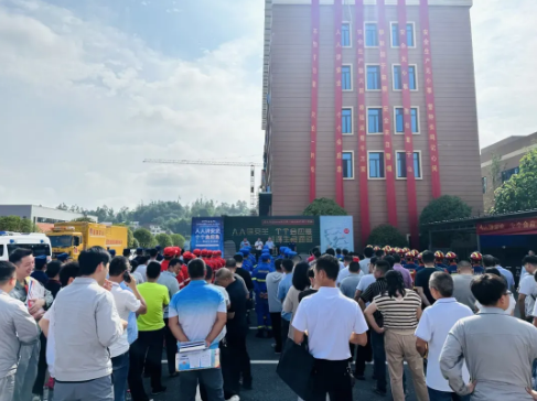 邵阳经开区举行2024年“安全生产月”集中咨询日活动(图1)