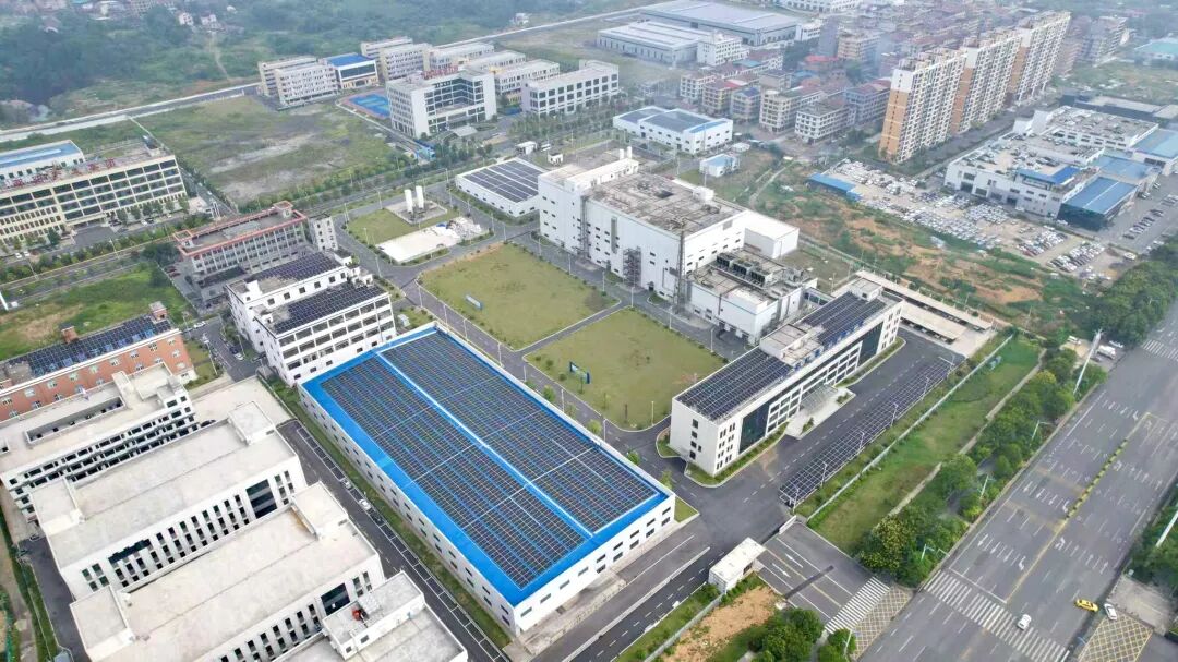 给工厂盖层“阳光被” 光伏发电照亮企业新“钱”景(图1)