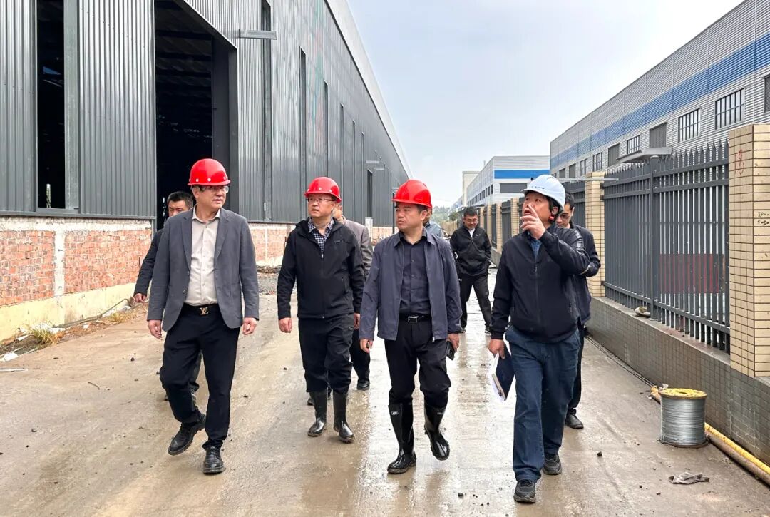 刘文龙现场调度邵阳经开区深基坑、高边坡安全管理工作 为“冲刺四季度”筑牢安全防线(图1)